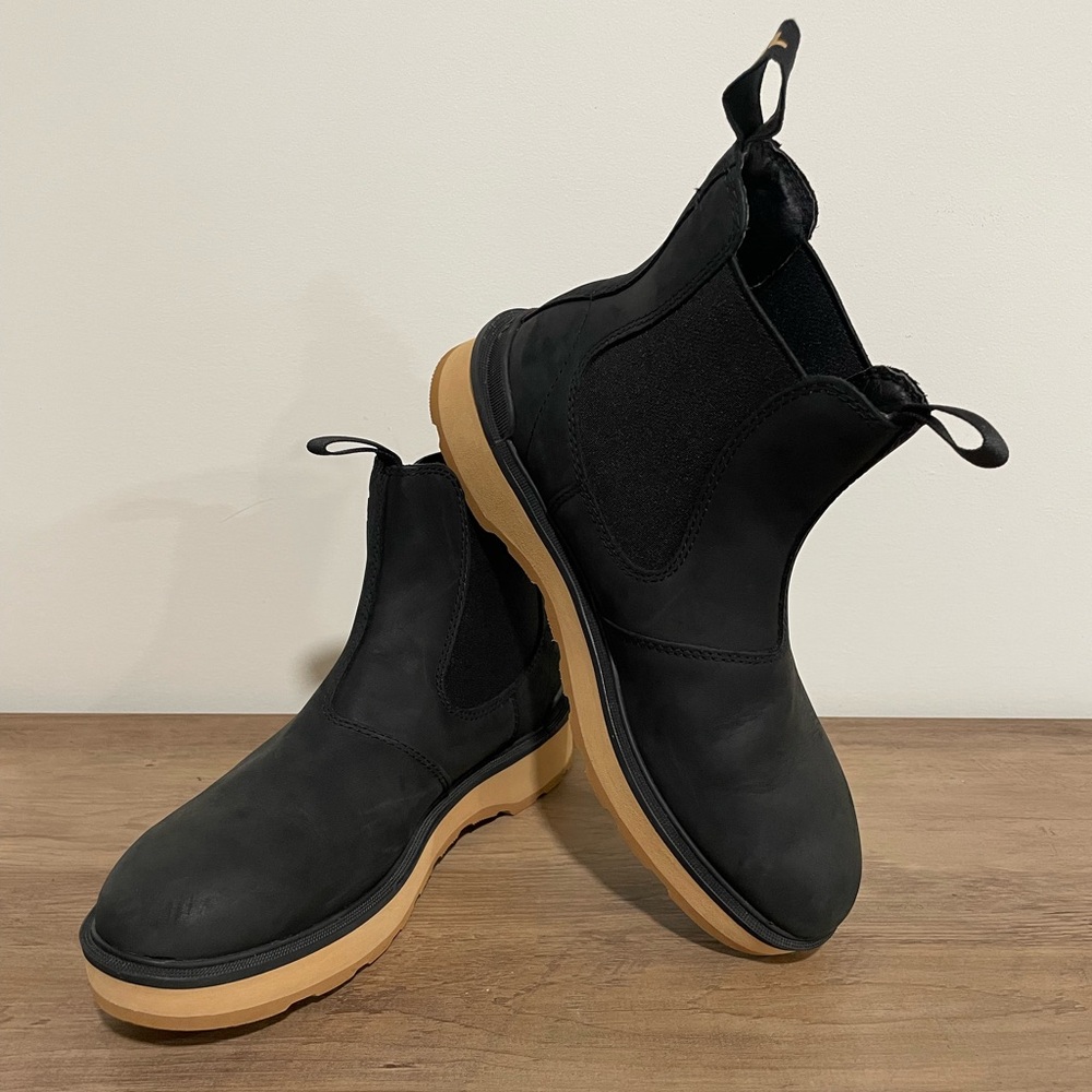 Women's Sorel Hi-Line Chelsea Boots in Black, Size 9.5